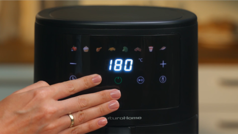 Видеообзор аэрогриля FuturoHome MTR AF-100